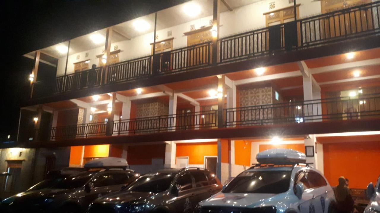 פרובולינגו Hotel Nur Cahaya - Syariah מראה חיצוני תמונה